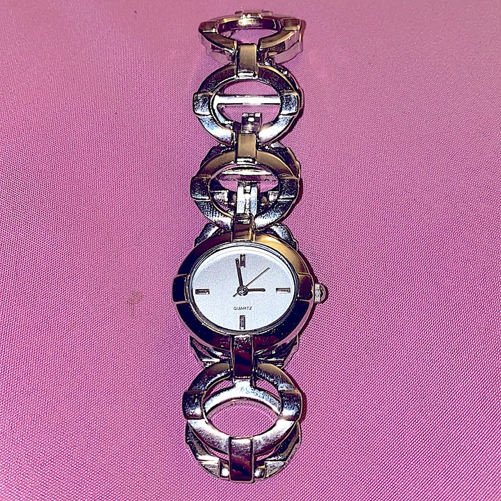 Quartz Singapore MOVT stainless steel back watch